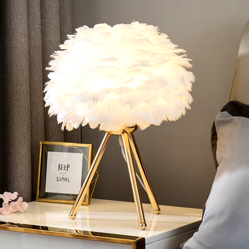 Feather Bedroom Table Lamp Modern Bedside Lamp Living Room Coffee Shop Wedding Christmas Decoration Romantic Goose Feather Lamp